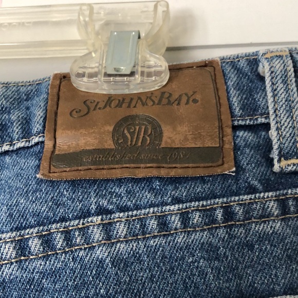 St. John’s Bay Authentic Vintage boot cut jeans. Size 14. 5 pocket. No flaw. EUC - Picture 2 of 4